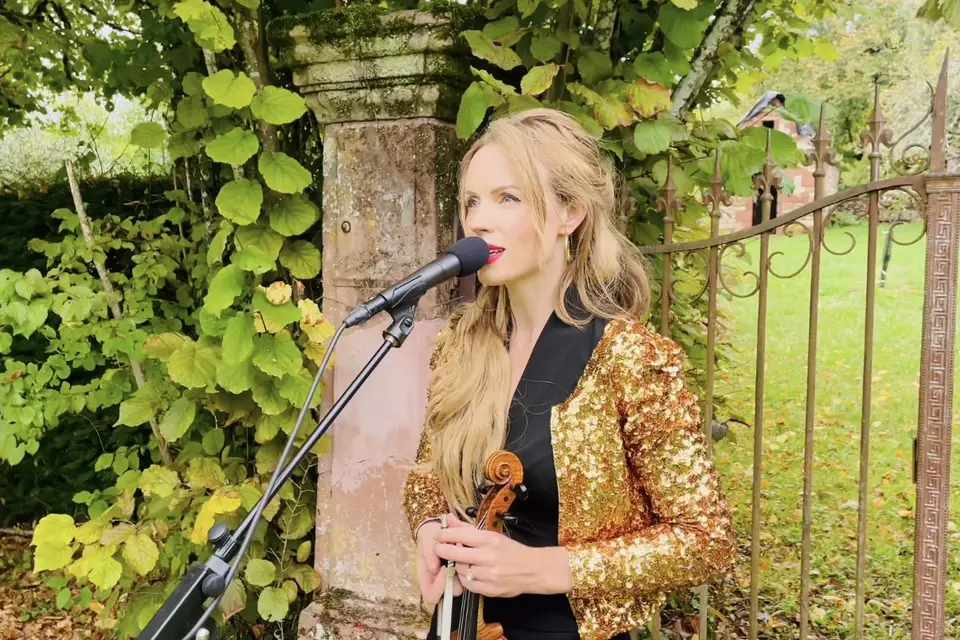 Chloe Dunn — photo 7