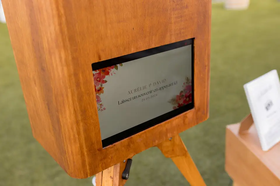 Moody Photobooth — photo 6