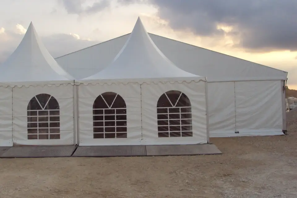 Abris Boxes Chapiteaux — photo 4