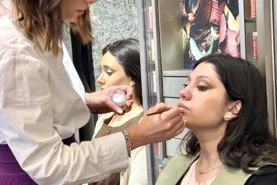 Deborah Ichoua Makeup Artist — photo 1