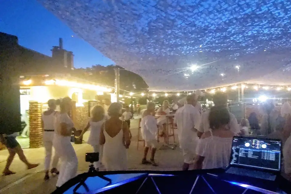 Elias B. — photo 8