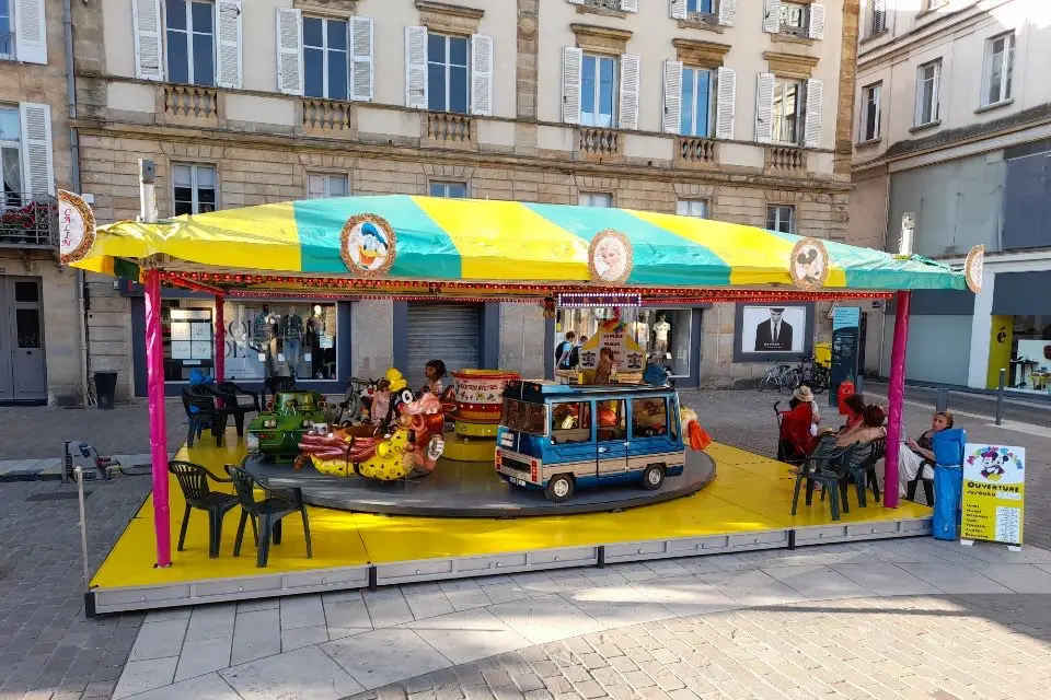 Carrousel Famille Roux — photo 1