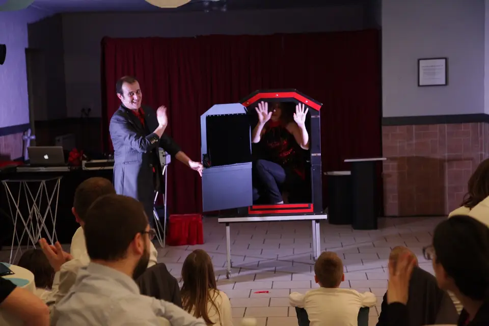 Benoît - DJ et Magicien — photo 4