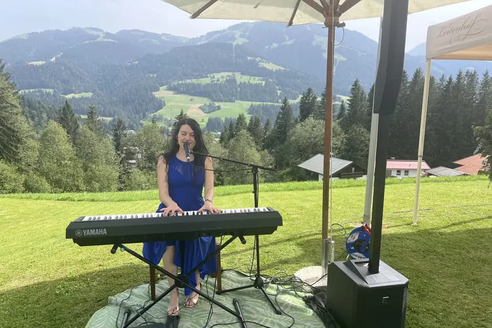 Claire Litzler — photo 6