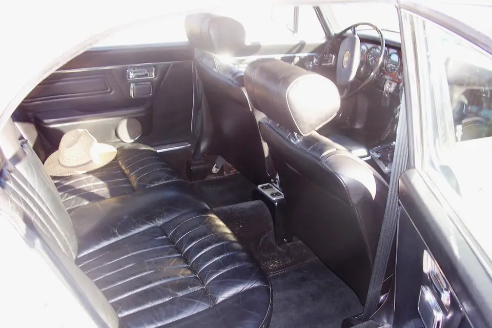 Goldcar Location — photo 6