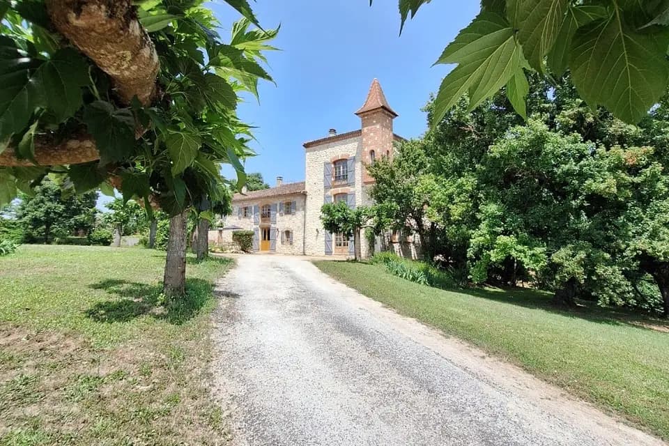 Domaine Des Deux Tours — photo 2