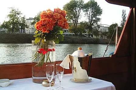 Paris Yacht 1 — photo 6