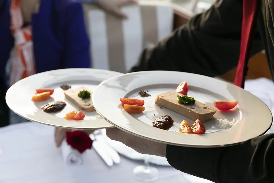 Paris Yacht 1 — photo 1