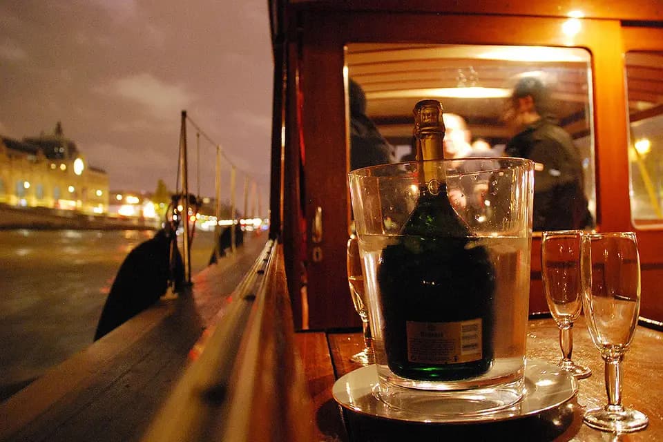 Paris Yacht 1 — photo 8