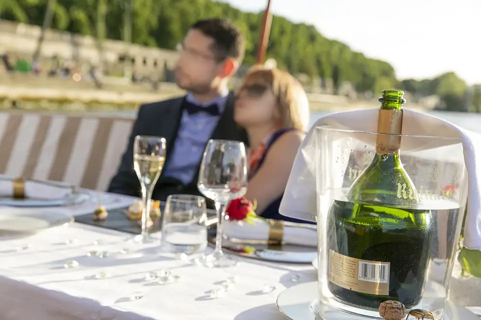 Paris Yacht 1 — photo 3