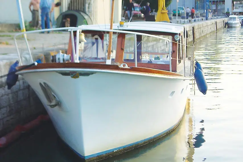 Paris Yacht 1 — photo 5