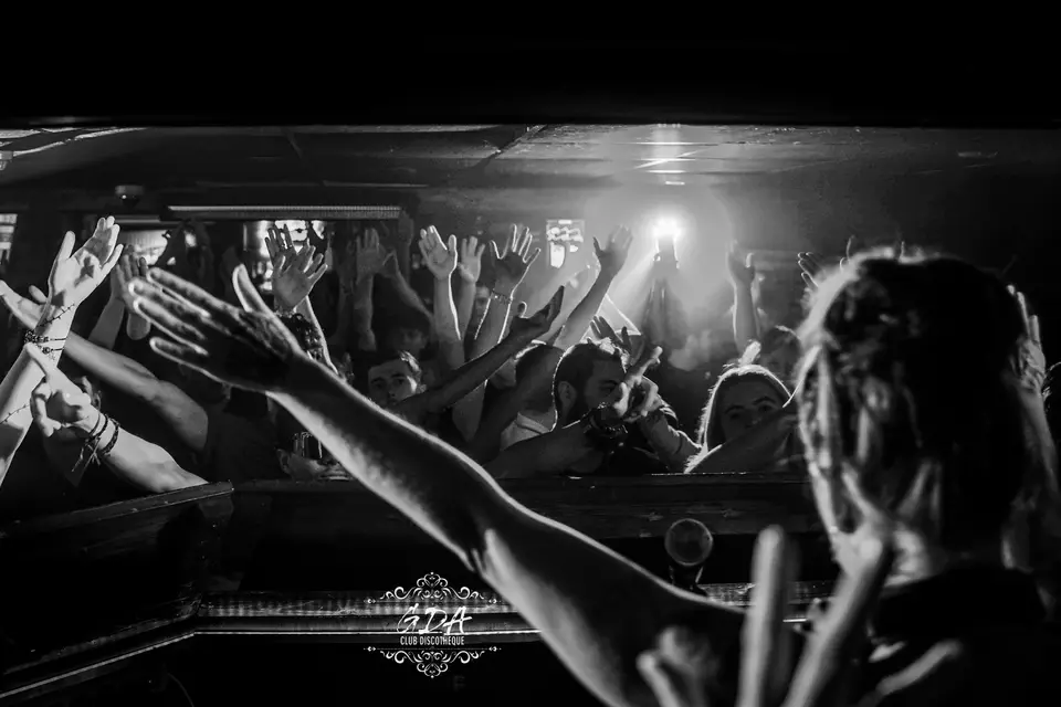 Black and Colors — photo 6