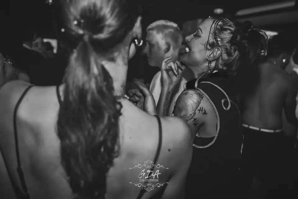 Black and Colors — photo 7