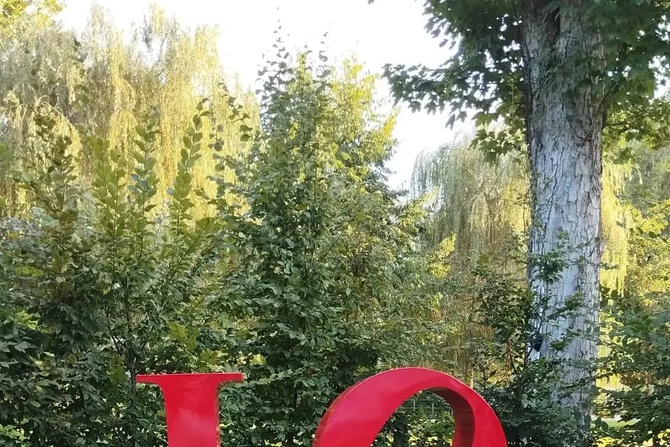 Theresanne Bandia — photo 1