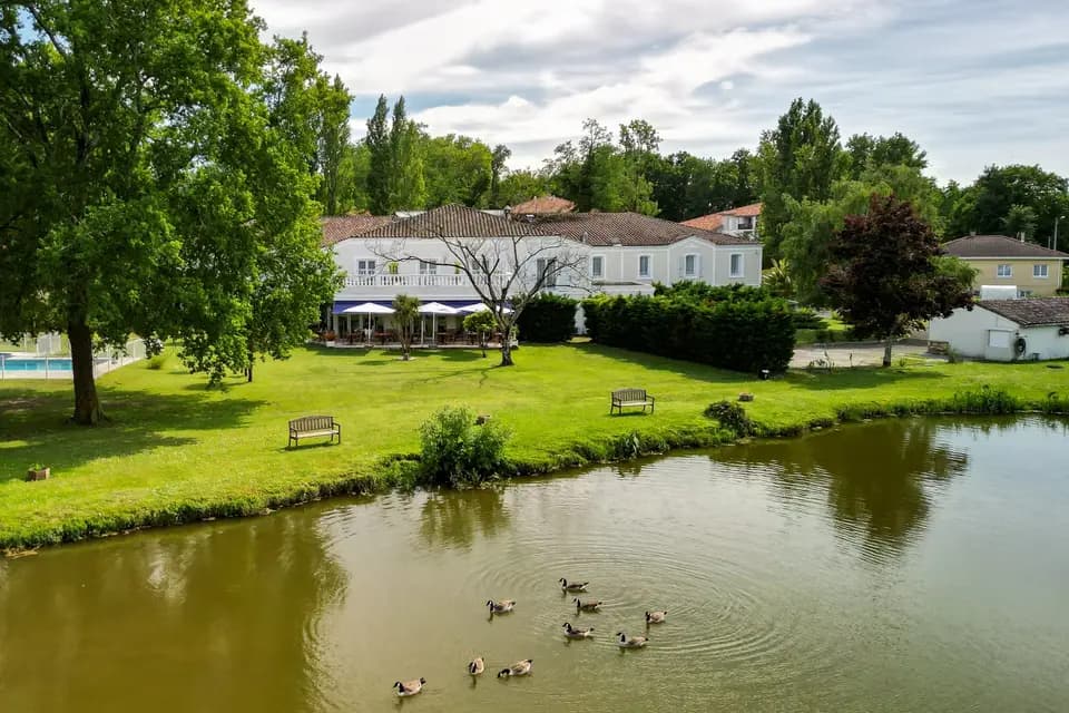 Le Renaissance — photo 4