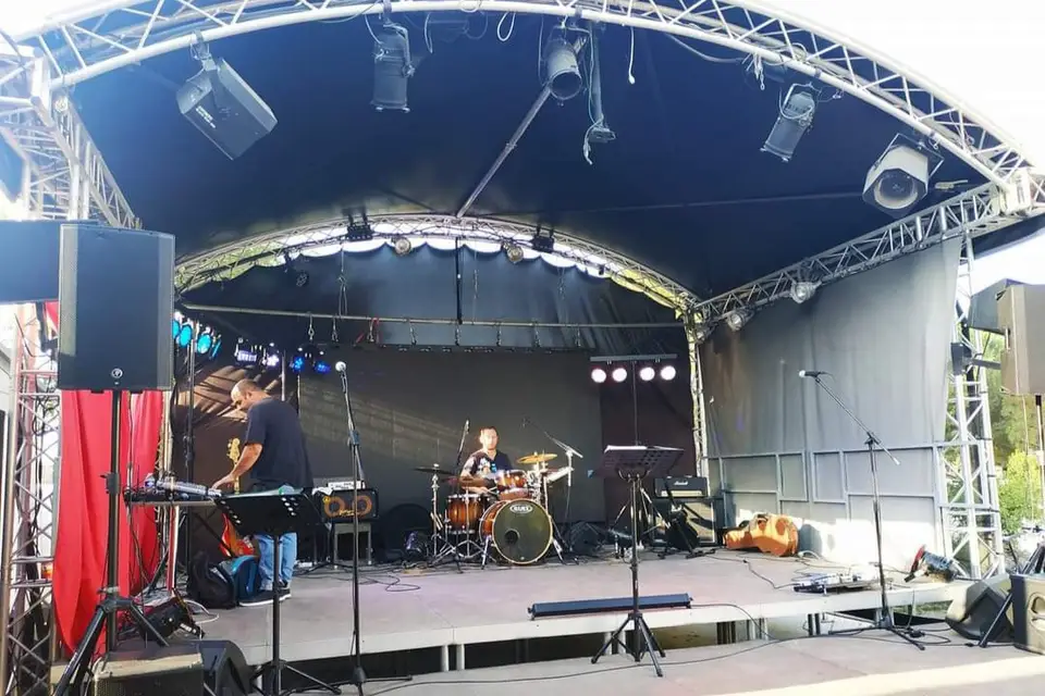 Andrea and the Stacks — photo 3