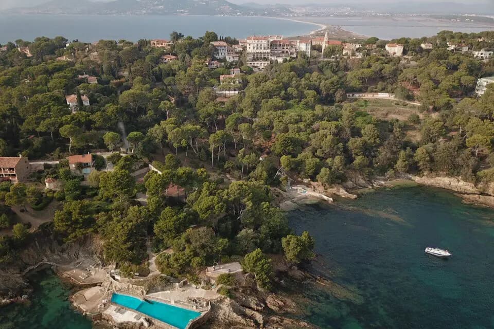 Hôtel Restaurants Le Provençal — photo 1