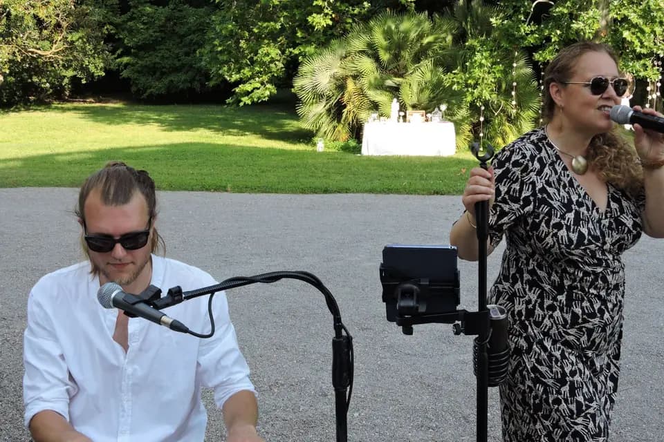 Living Rose — photo 1