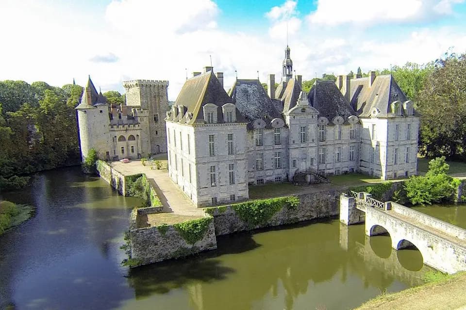 Château de Saint-Loup — photo 1