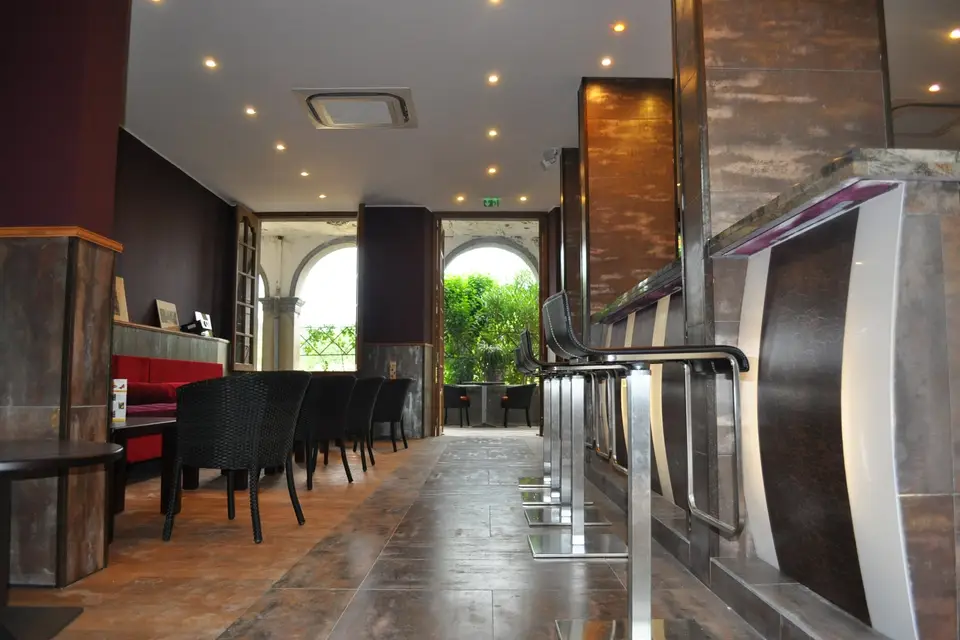 Apostrophe — photo 6