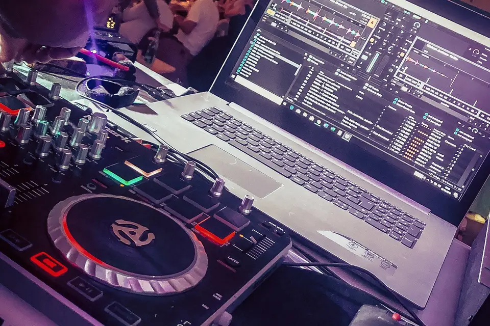 4em Dimension — photo 7