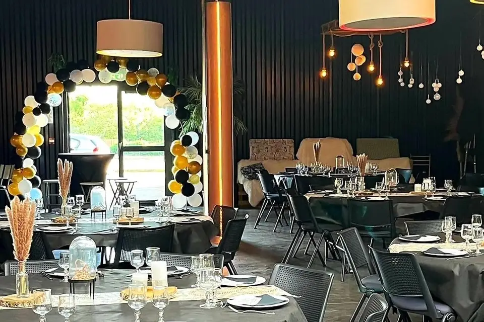 Cabaret Pretty Legs — photo 1