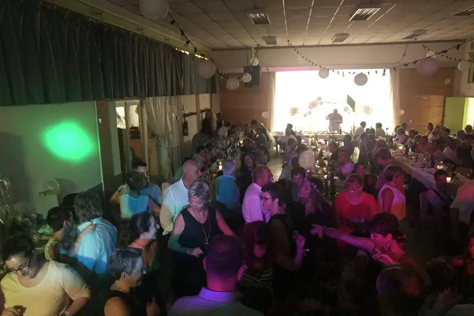 Black and White — photo 8