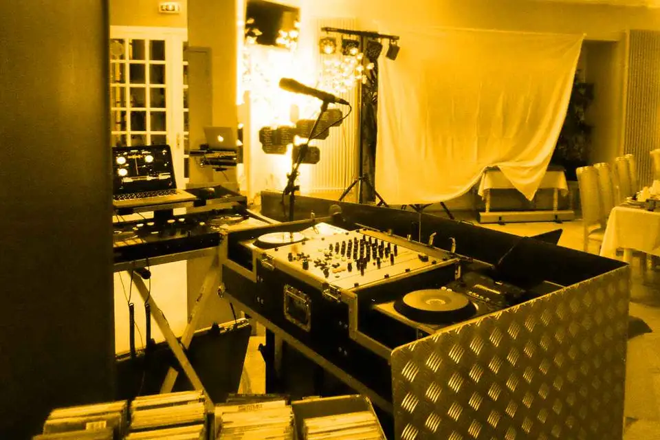 Black and White — photo 3