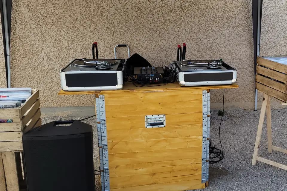 Electronic Audio — photo 5