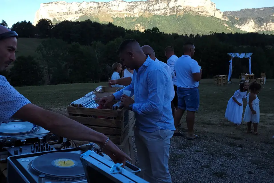 Electronic Audio — photo 7