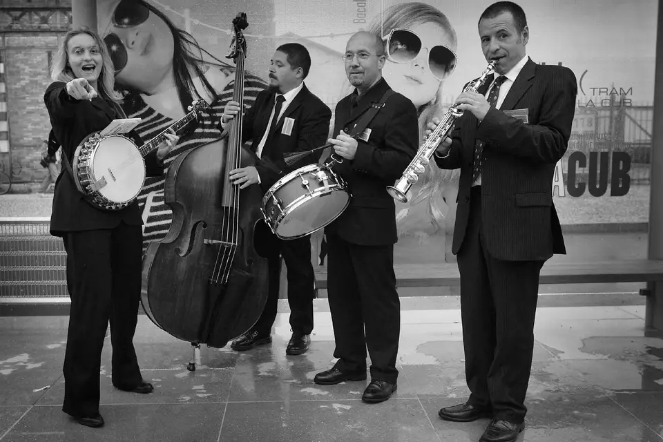 Jazz Avenue — photo 2