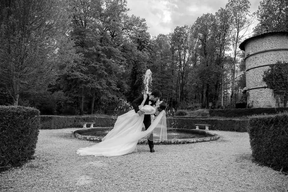 Ikonic Romance — photo 1