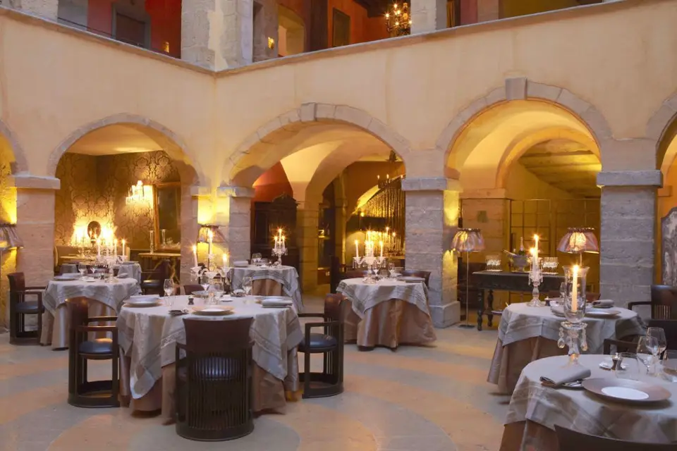 Cour des Loges — photo 1