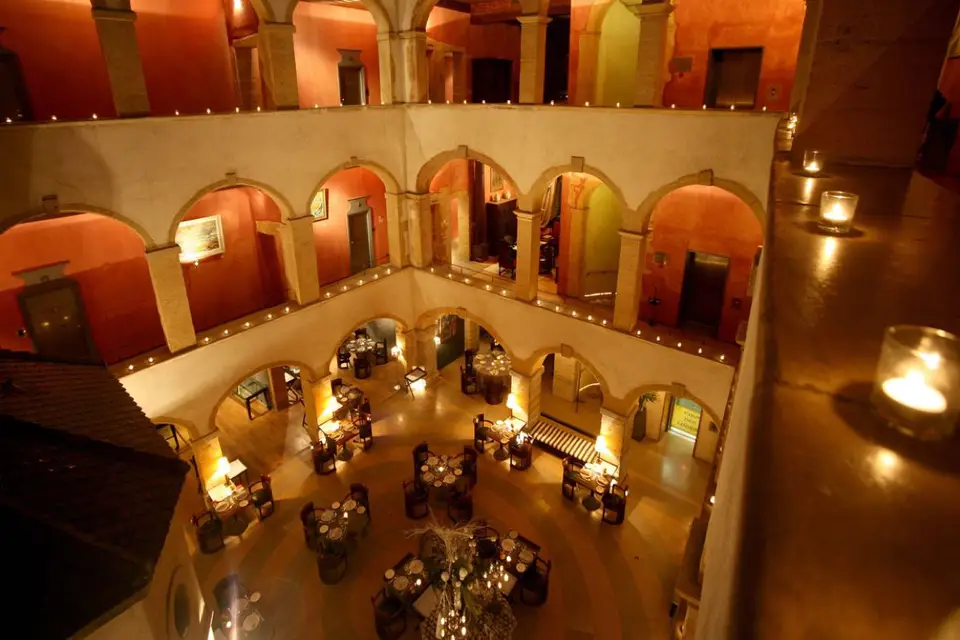 Cour des Loges — photo 3