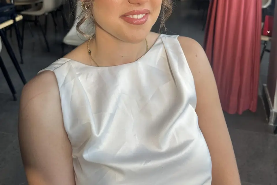 Saadia Makeup — photo 7