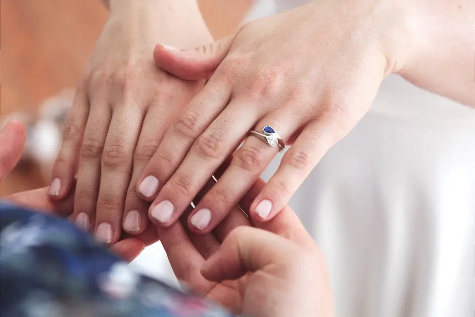 Calia - Manucure Russe