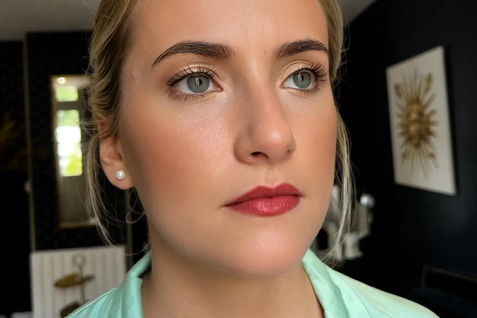 Makeup Artist & Hairstylist — photo 3