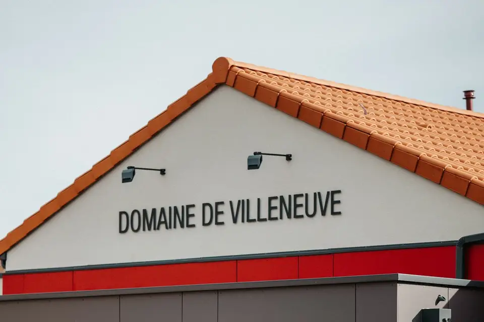 Domaine de Villeneuve — photo 8