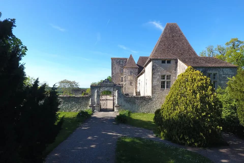 Château de Born ***** — photo 1