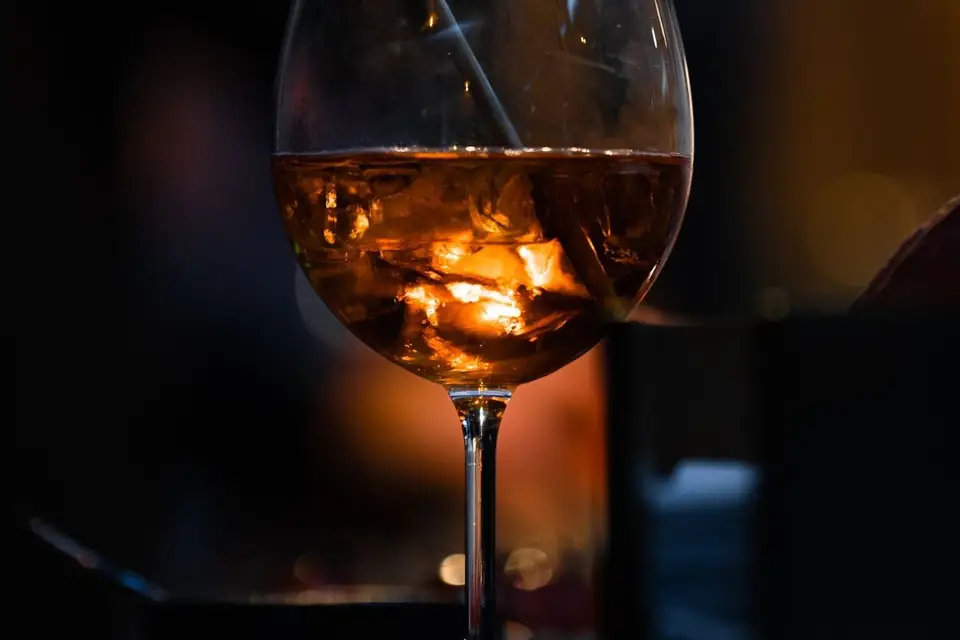 Frenchy bartender — photo 4