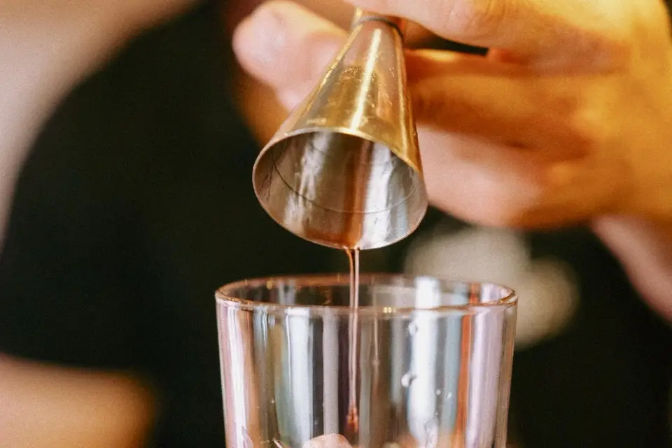 Frenchy bartender — photo 6