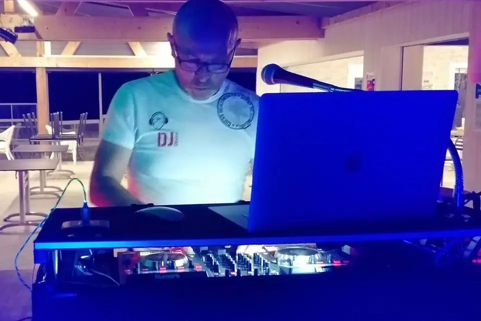 DJ Oliver — photo 4