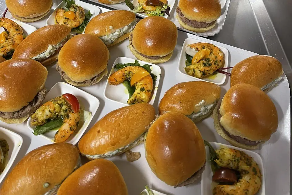 2 el Traiteur — photo 3