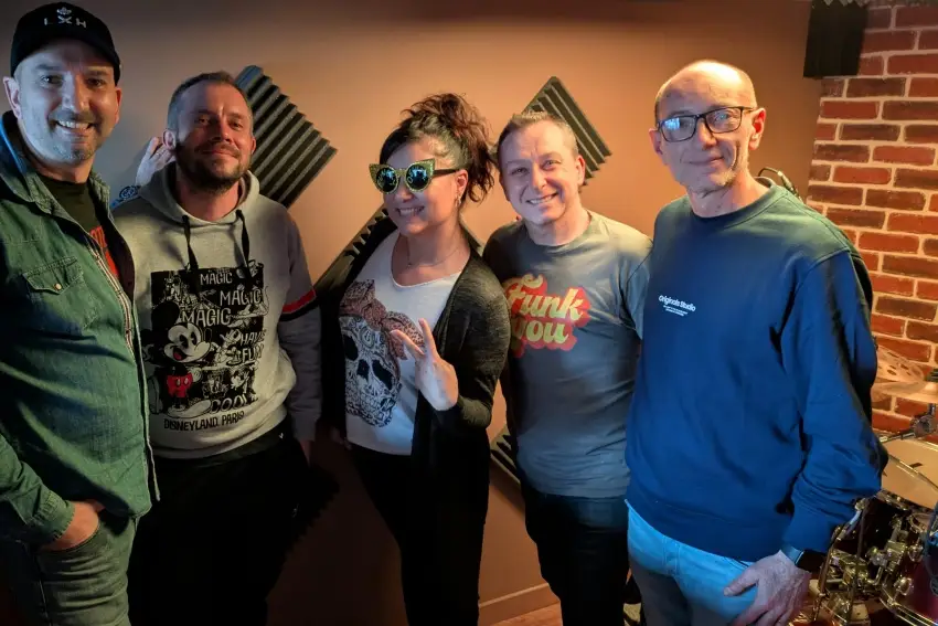 Funky Deluxe — photo 4