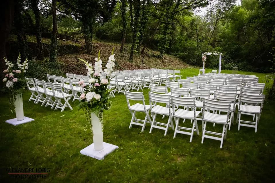 A Deux Mains Tenant — photo 8