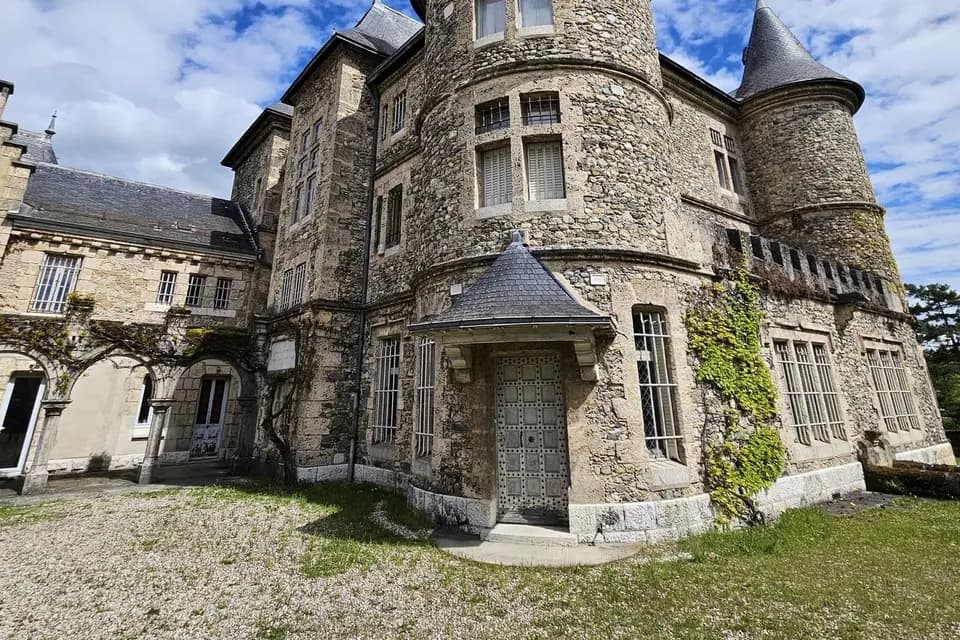 Chateau de Réaumont — photo 1