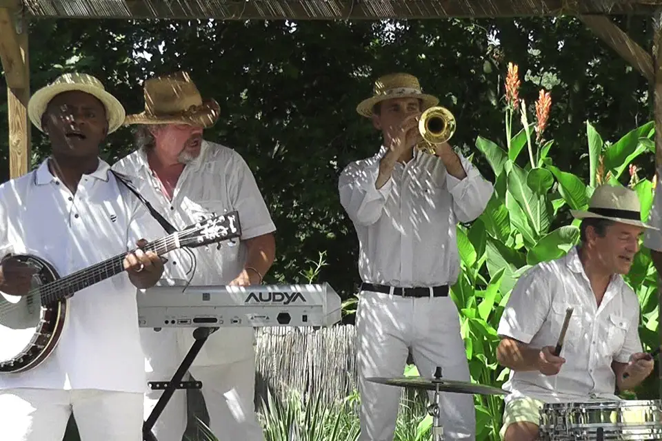 Smoking Tropical — photo 6