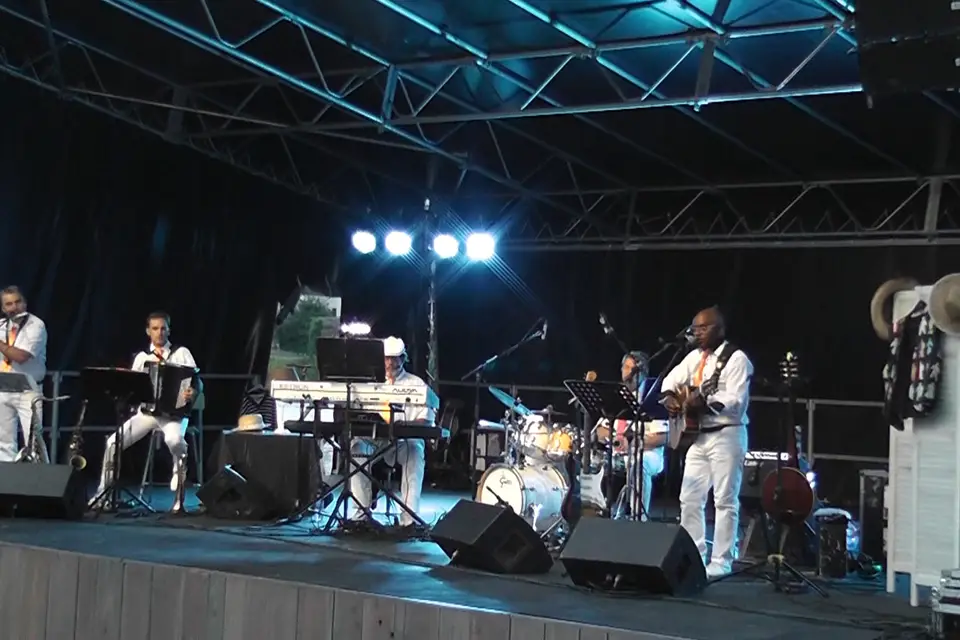 Smoking Tropical — photo 2