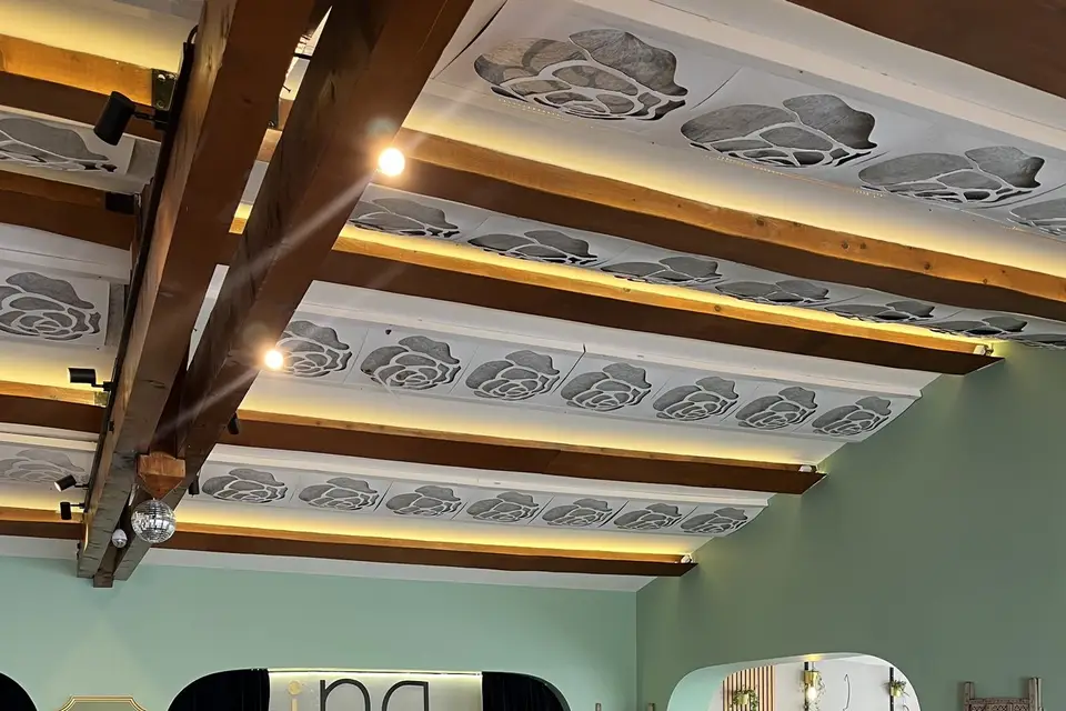 Naia restaurant — photo 1