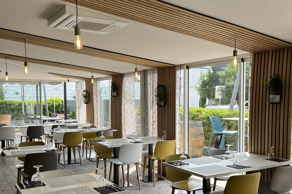 Naia restaurant — photo 4